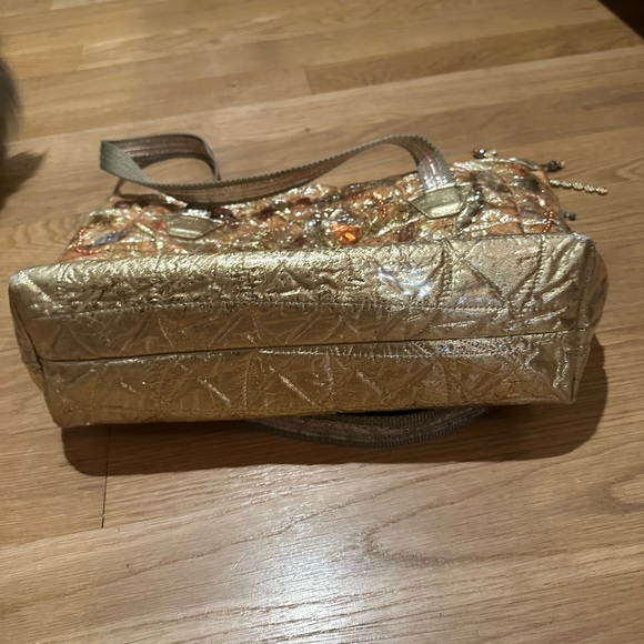 Vintage Gold Tote - Picture 2 of 10
